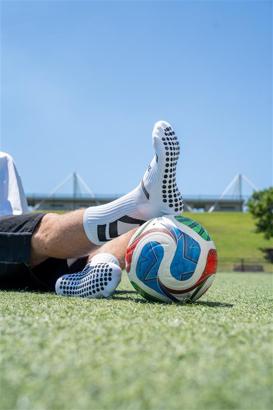 Grip Socks vs. Regular Socks - Stepzz